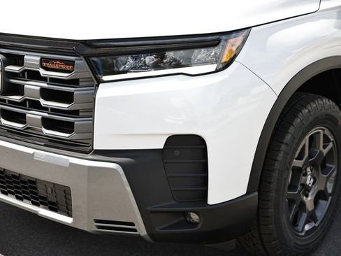 New 2026 Honda Pilot TrailSport image 3