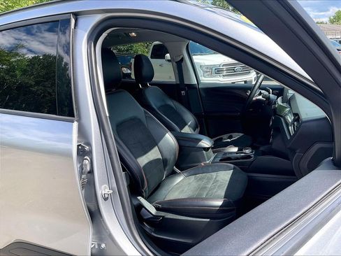 Used 2022 Ford Escape SEL w/ SEL Stealth AWD Package image 11