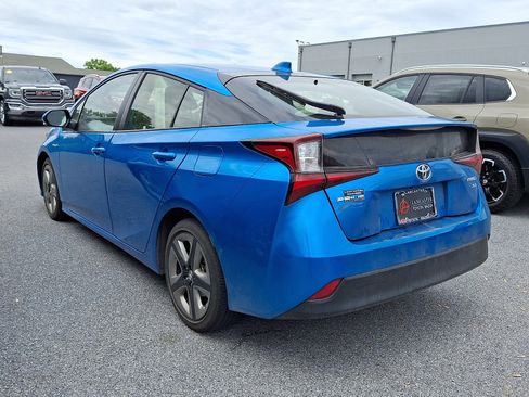 Certified 2021 Toyota Prius XLE FWD image 3