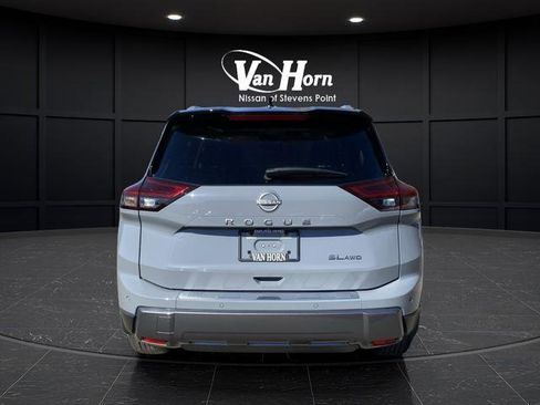 Used 2024 Nissan Rogue SL w/ SL Premium Package image 14
