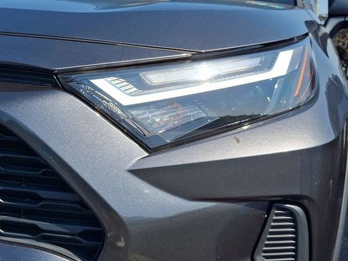 Used 2023 Toyota RAV4 LE AWD/4WD image 9