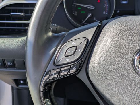 Used 2019 Toyota C-HR Limited FWD image 19
