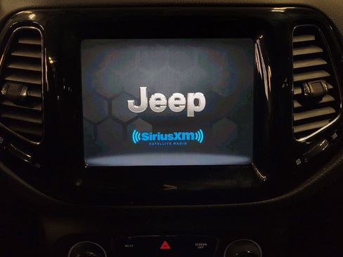 Used 2018 Jeep Compass Limited AWD/4WD image 25