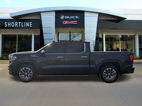 Used 2022 GMC Sierra 1500 Denali w/ Denali Reserve Package image 4