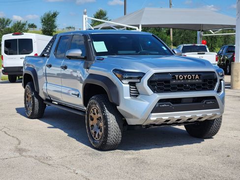 Used 2024 Toyota Tacoma 4x4 Double Cab Hybrid image 3