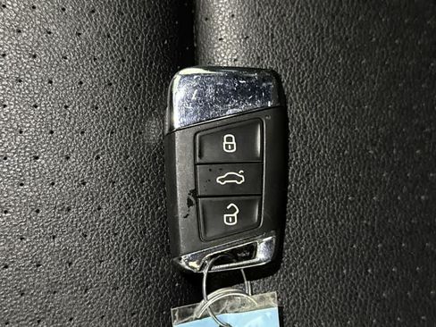 Used 2023 Volkswagen Atlas Cross Sport SE FWD image 26