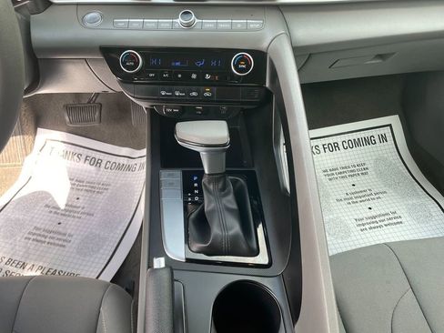 Used 2024 Hyundai Elantra SEL FWD image 22