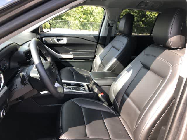 Used 2024 Ford Explorer XLT w/ Equipment Group 202A AWD/4WD image 10