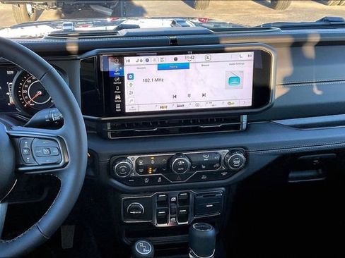 New 2026 Jeep Gladiator Sport image 7