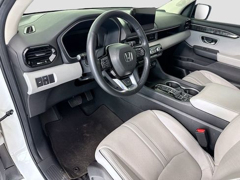 Used 2023 Honda Pilot Elite image 9
