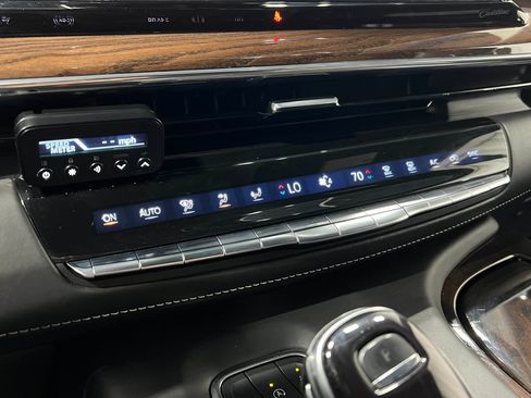 Used 2022 Cadillac Escalade ESV Sport Platinum AWD/4WD image 34