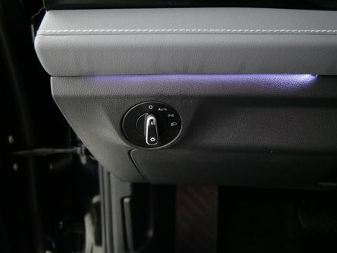 Certified 2025 Volkswagen Jetta SEL image 26