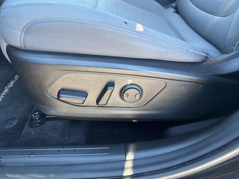 Used 2023 Hyundai Santa Cruz SEL image 11