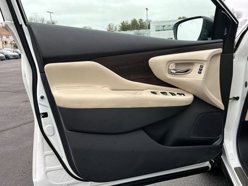 Certified 2023 Nissan Murano Platinum w/ Cargo Package image 9