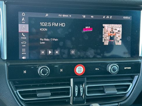 Used 2024 Porsche Macan image 17