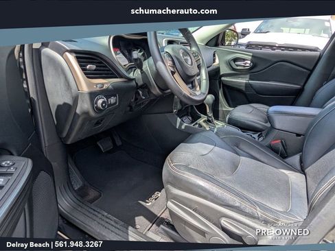 Used 2015 Jeep Cherokee Latitude FWD image 11