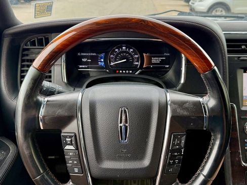 Used 2017 Lincoln Navigator Reserve AWD/4WD image 20