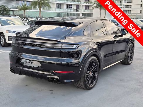 Used 2025 Porsche Cayenne GTS image 5