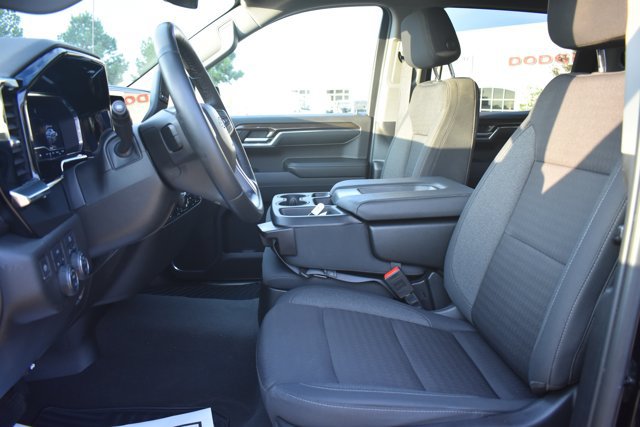 Used 2024 Chevrolet Silverado 1500 RST AWD/4WD image 16