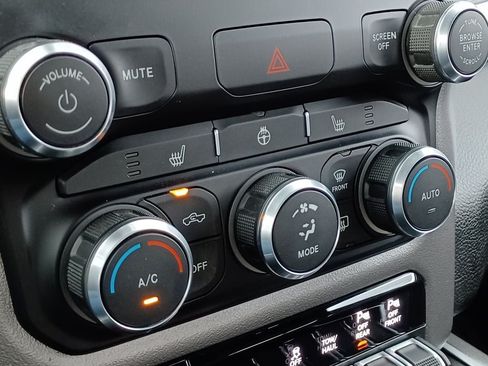 Used 2019 RAM 1500 Big Horn AWD/4WD image 23