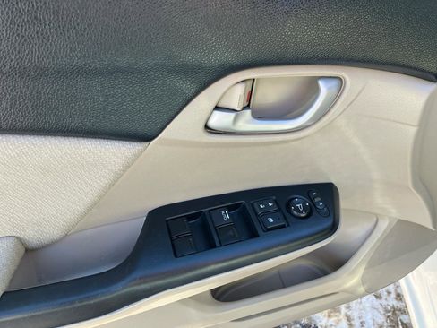 Used 2013 Honda Civic LX image 9