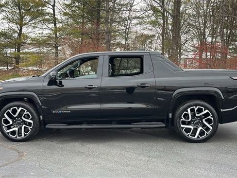 Used 2024 Chevrolet Silverado EV RST image 10