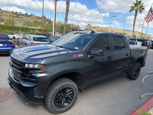 Used 2021 Chevrolet Silverado 1500 LT Trail Boss AWD/4WD image 3