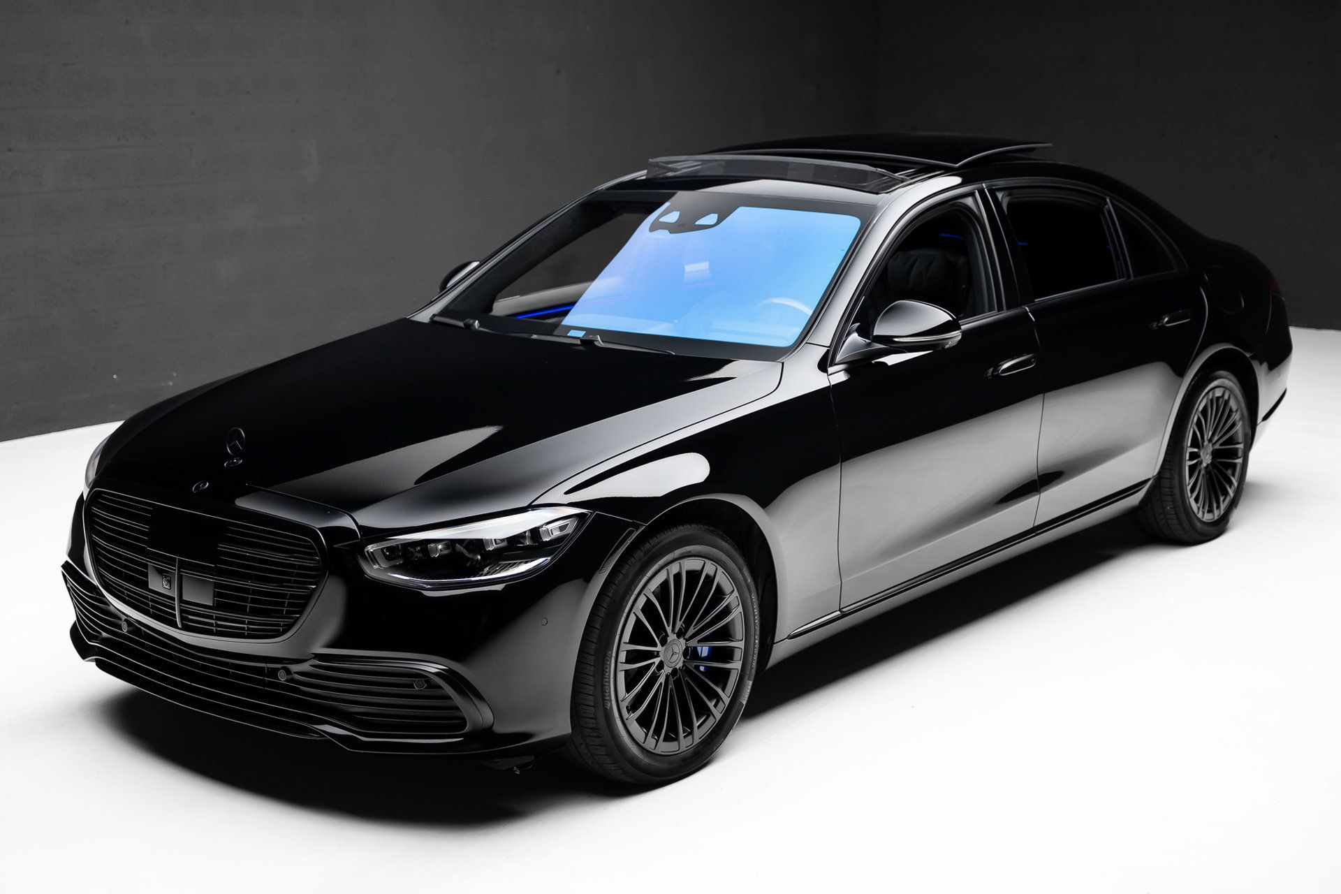 Used 2024 Mercedes-Benz S 580e 4MATIC Sedan w/ Warmth & Comfort Package image 5