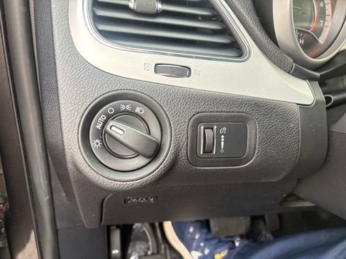 Used 2017 Dodge Journey SE w/ Flexible Seating Group FWD image 37