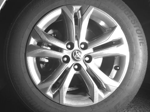 Used 2023 Toyota Sienna Platinum AWD/4WD image 9