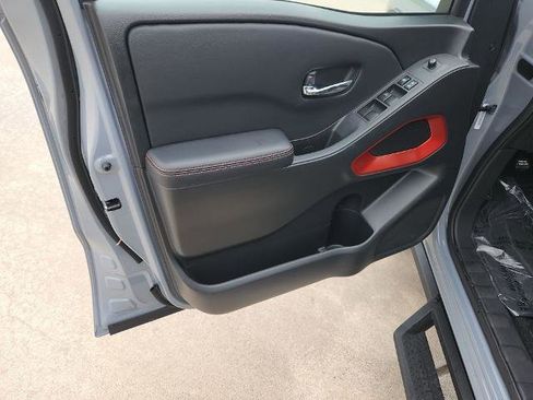 Certified 2025 Nissan Frontier Pro-X RWD image 27