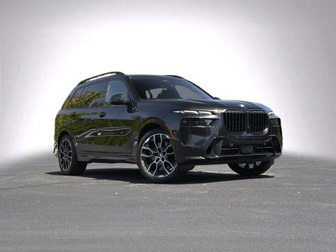 Used 2025 BMW X7 xDrive40i w/ M Sport Package AWD/4WD image 2