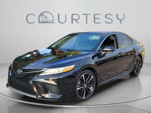 Used 2020 Toyota Camry XSE FWD image 1