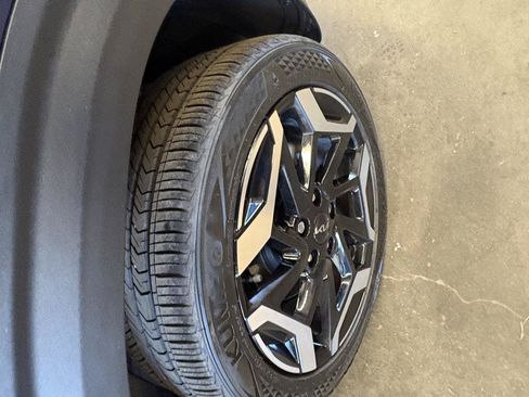Used 2024 Kia Seltos SX w/ SX Sunroof Package AWD/4WD image 11
