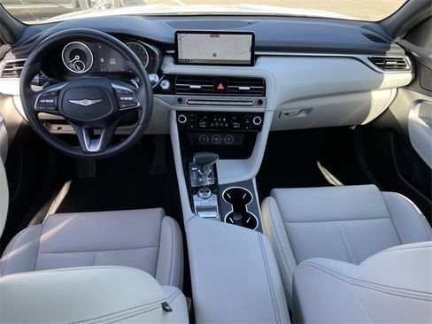 Used 2025 Genesis G70 2.5T image 9