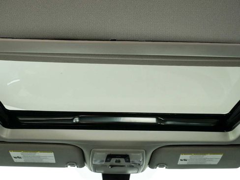 Used 2018 Toyota Sienna XLE w/ XLE Navigation Package FWD image 21