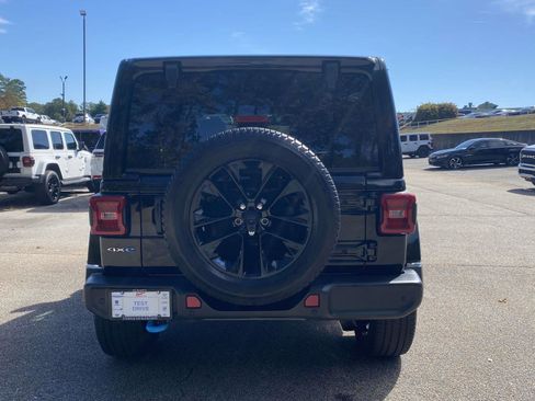 Used 2022 Jeep Wrangler Unlimited Sahara w/ Cold Weather Group image 42