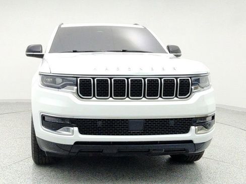 Used 2023 Jeep Wagoneer 4WD w/ Premium Group I image 2