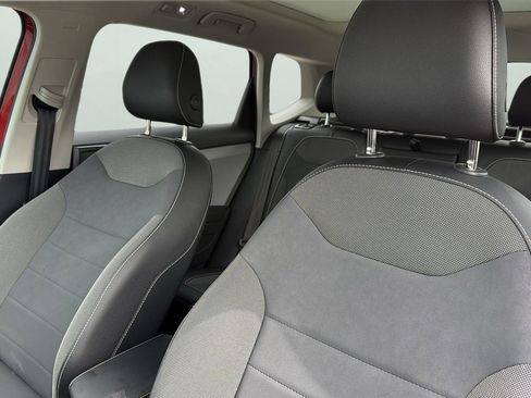 Used 2022 Volkswagen Taos SE image 10