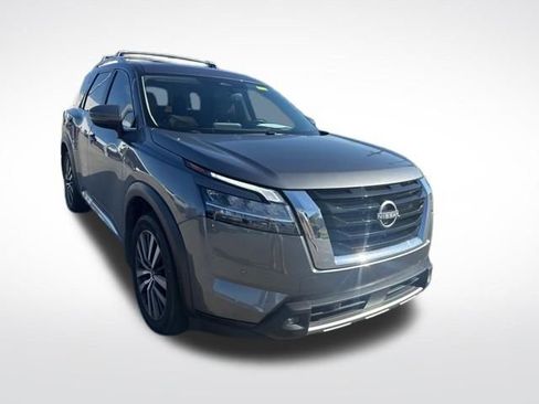 Used 2022 Nissan Pathfinder Platinum w/ Cargo Package AWD/4WD image 7