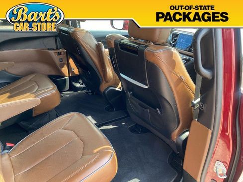 Used 2018 Chrysler Pacifica Limited w/ Advanced Safetytec Group FWD image 15
