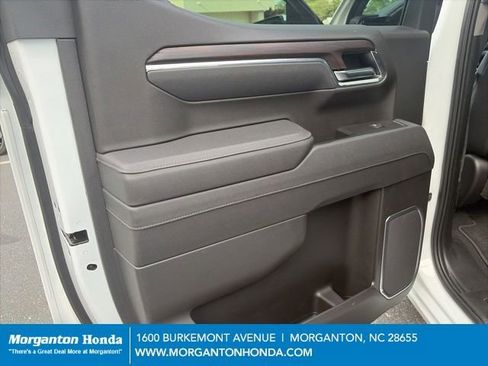 Used 2025 GMC Sierra 1500 SLT AWD/4WD image 27