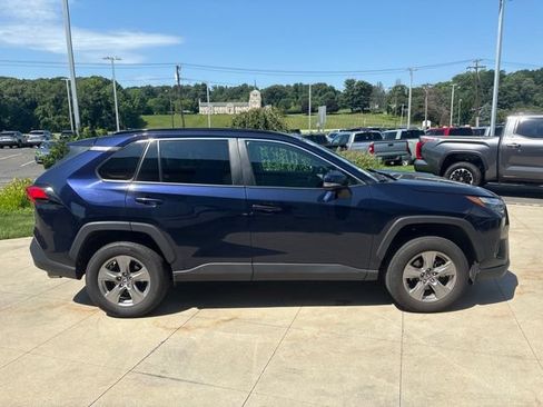 Used 2025 Toyota RAV4 XLE AWD/4WD image 8
