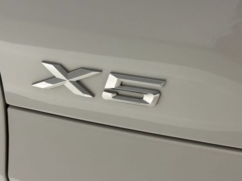 Used 2024 BMW X5 xDrive40i w/ Premium Package AWD/4WD image 33