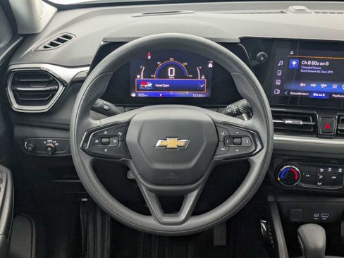 Used 2024 Chevrolet TrailBlazer LT w/ Driver Confidence Package FWD image 23
