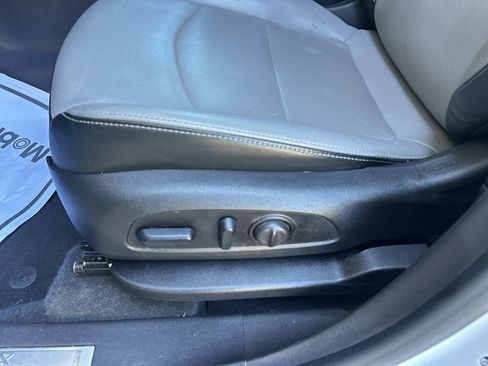 Used 2019 Chevrolet Equinox Premier FWD image 25