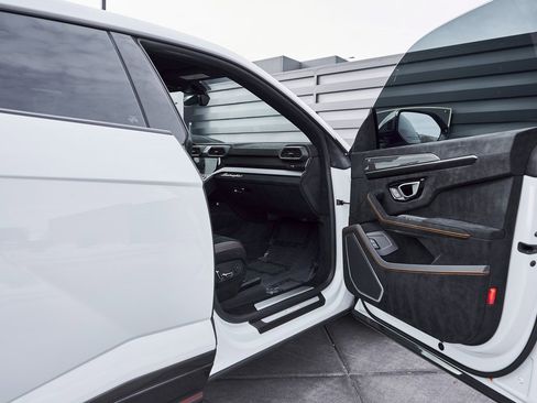 Used 2024 Lamborghini Urus Performante image 30