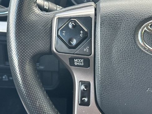 Used 2018 Toyota Tacoma SR5 RWD image 35