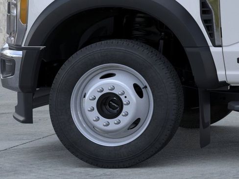 New 2025 Ford F550 4x4 Crew Cab image 19