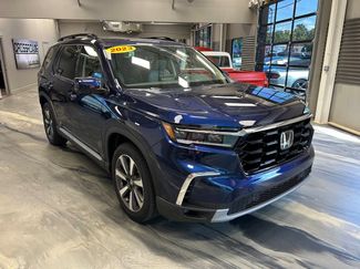 Used 2023 Honda Pilot Touring video 1